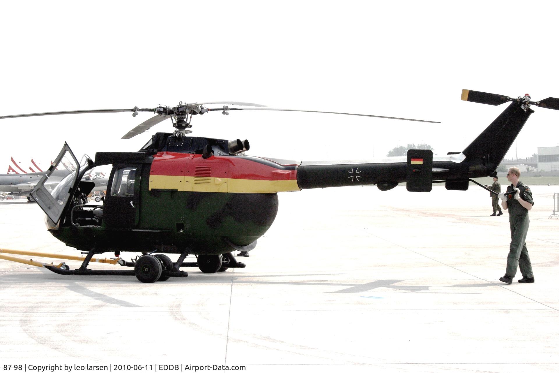 87 98, MBB Bo.105P1M C/N 6198, Berlin Air Show 11.6.2010
