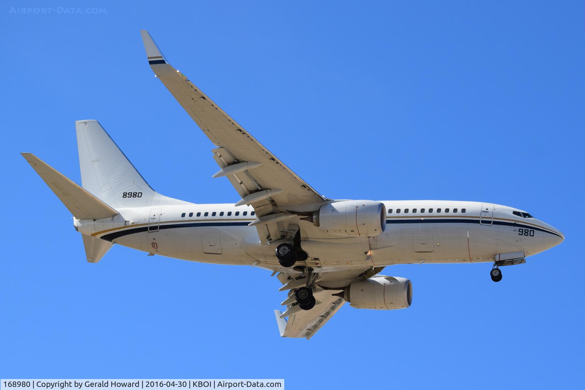 168980, 2014 Boeing C-40A Clipper C/N 43827, Landing RWY 28L. VR-59 “The Lone Star Express”, NAS JRB Fort Worth, TX.