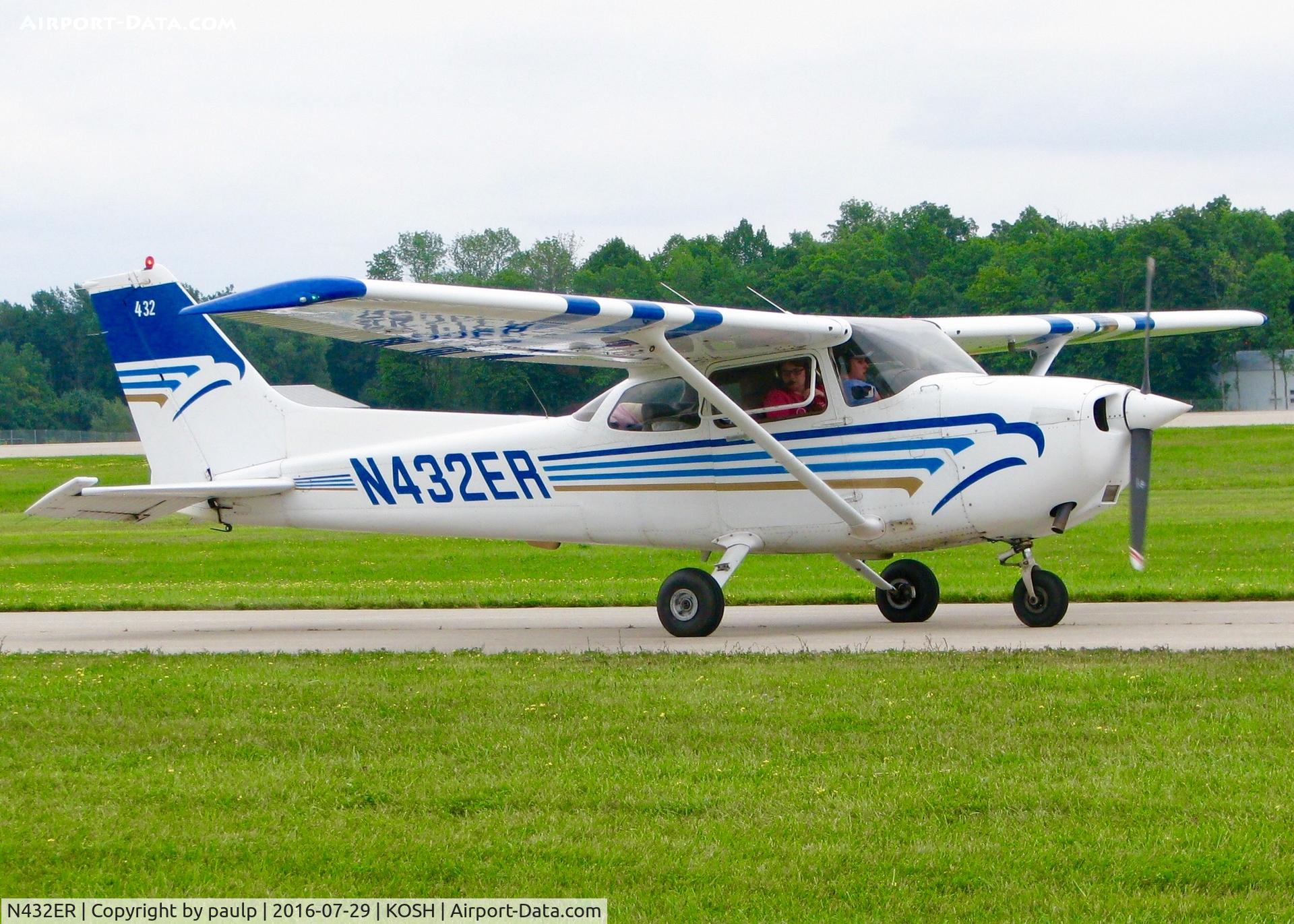 N432ER, 1998 Cessna 172R C/N 17280652, At Oshkosh.
