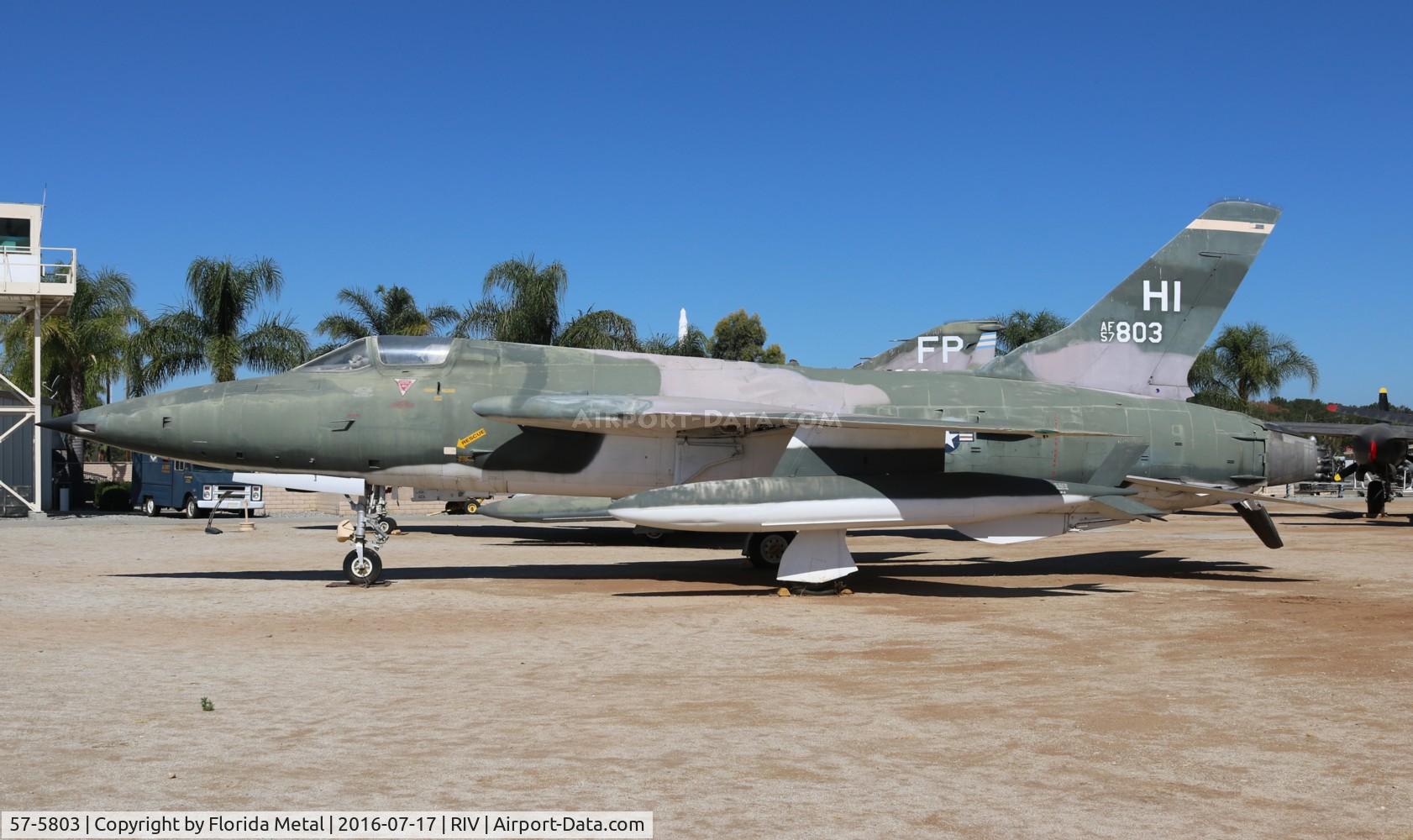 57-5803, 1958 Republic F-105B Thunderchief C/N B-40, F-105B