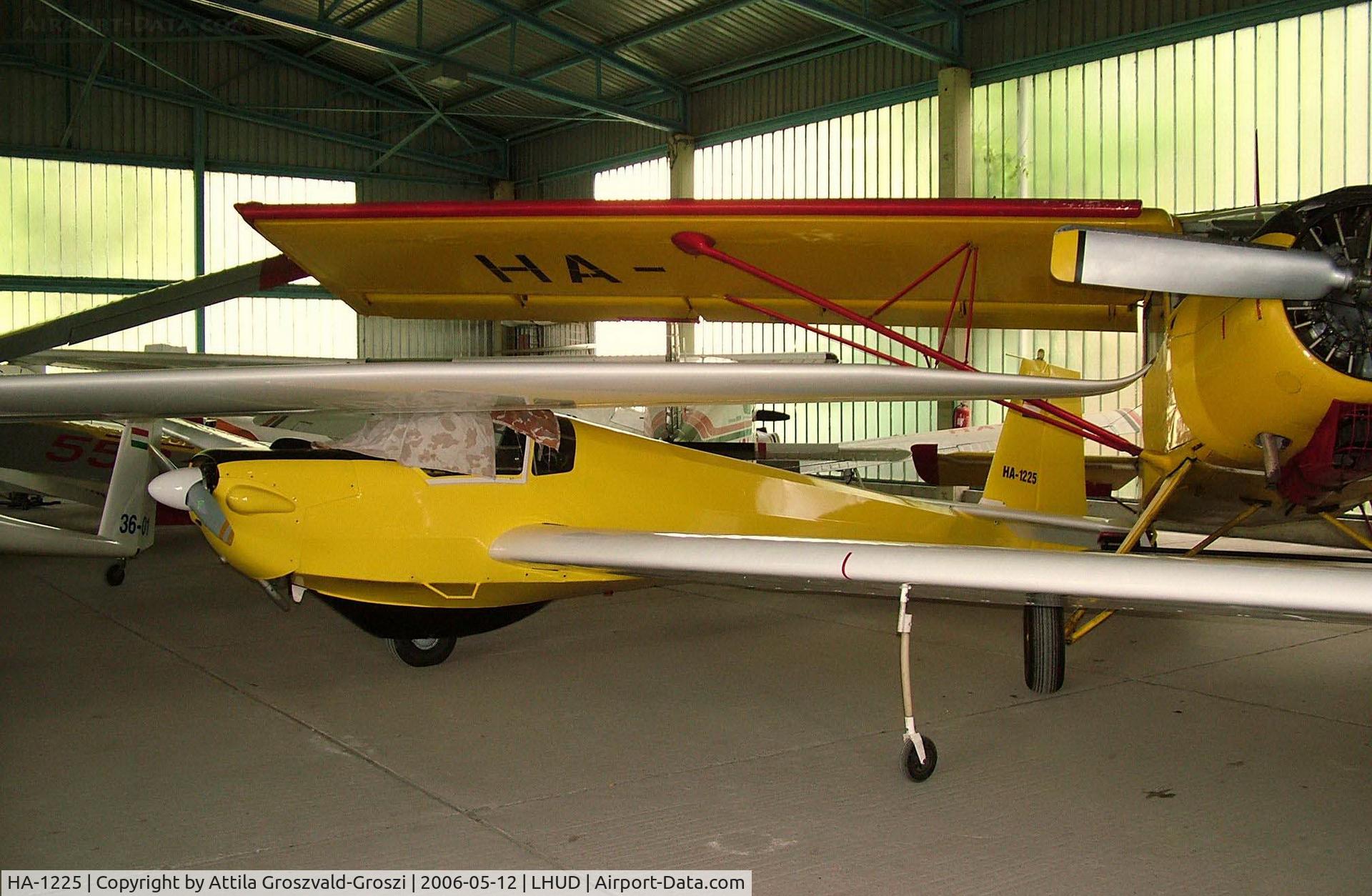 HA-1225, 1971 Scheibe SF-25B Falke C/N 4824, Szeged Airport, Hungary