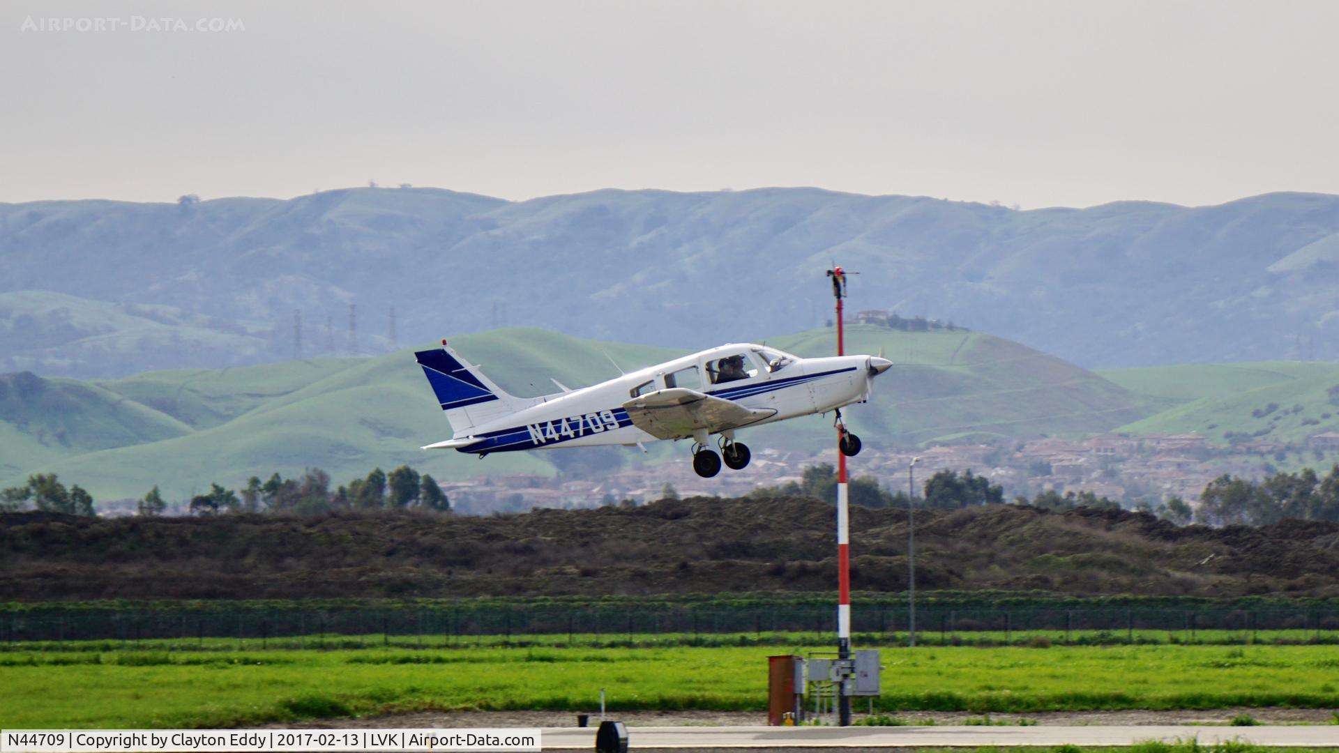 N44709, 1974 Piper PA-28-151 C/N 28-7515002, Livermore Airport 2017