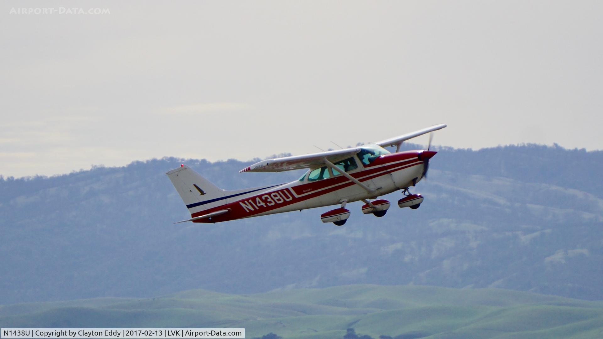 N1438U, 1976 Cessna 172M C/N 17267105, Livermore Airport 2017