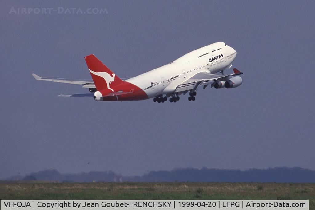 VH-OJA, 1989 Boeing 747-438 C/N 24354, 