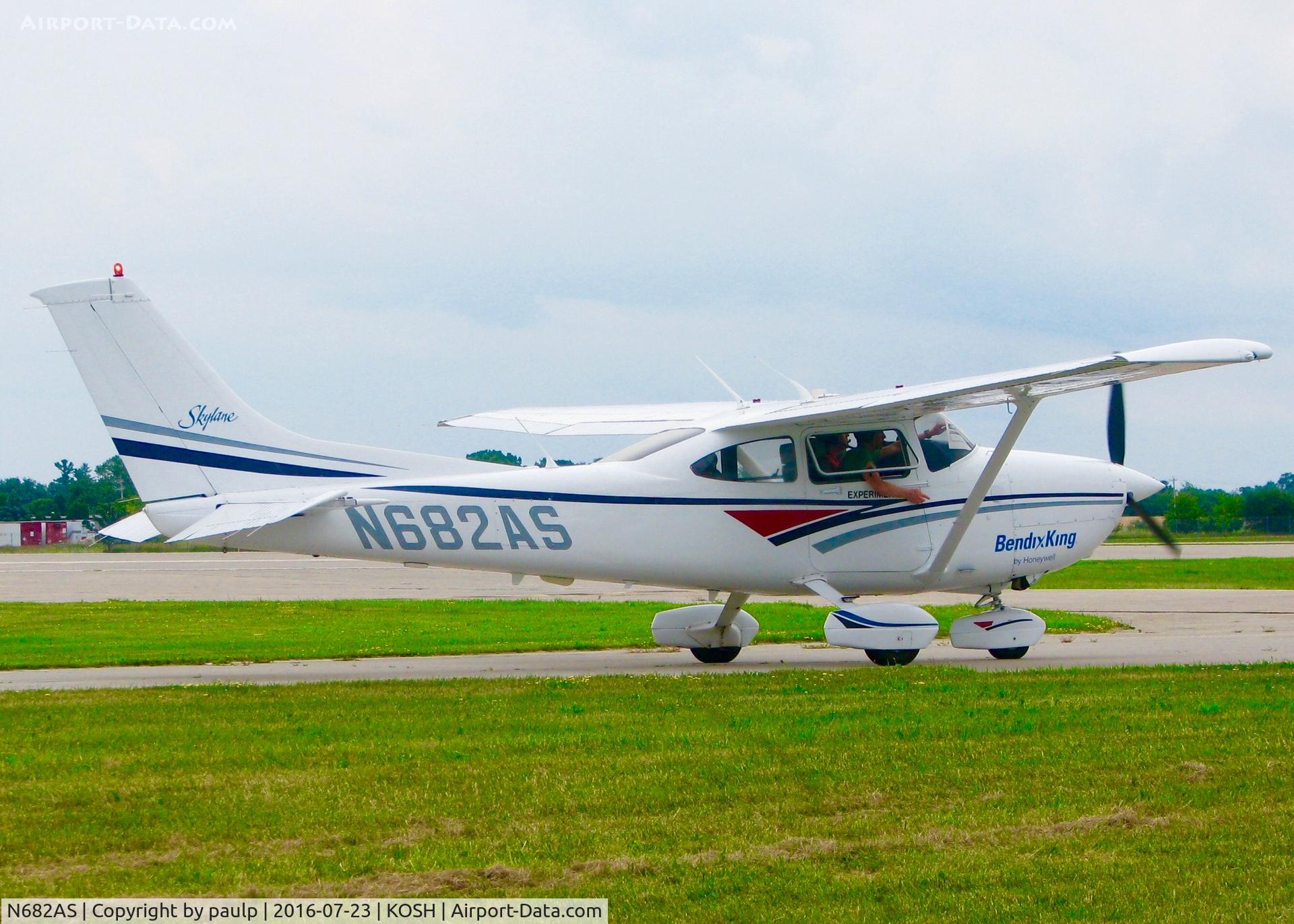 N682AS, 1997 Cessna 182S Skylane C/N 18280007, At Oshkosh.