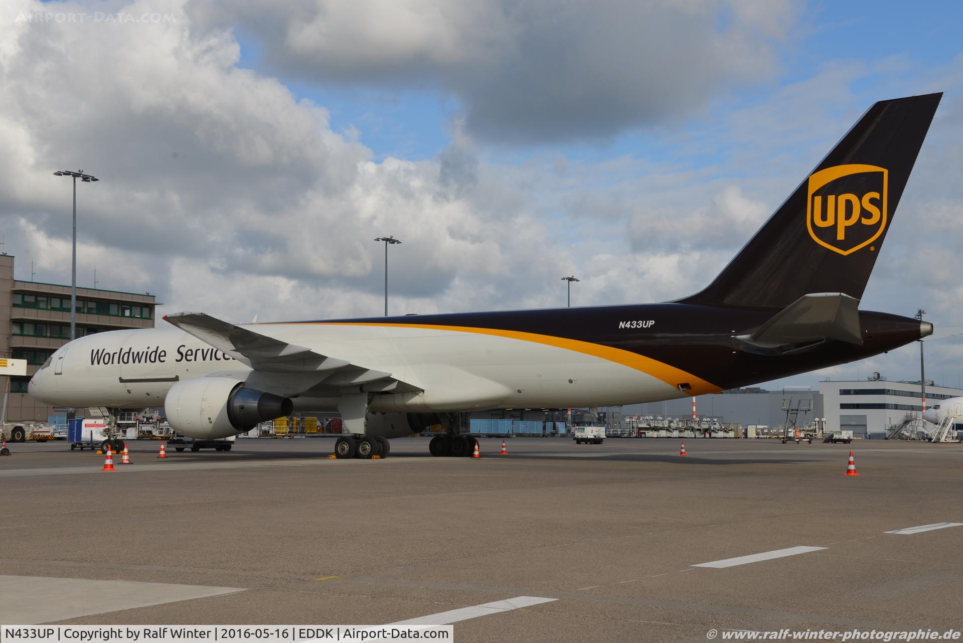 N433UP, 1993 Boeing 757-24APF C/N 25464, Boeing 757-24APF - 5X UPS United Parcel Service - 25464 - N433UP - 16.05.2016 - CGN