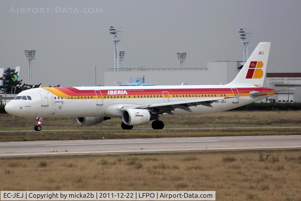 EC-JEJ, 2005 Airbus A321-211 C/N 2381, Taxiing