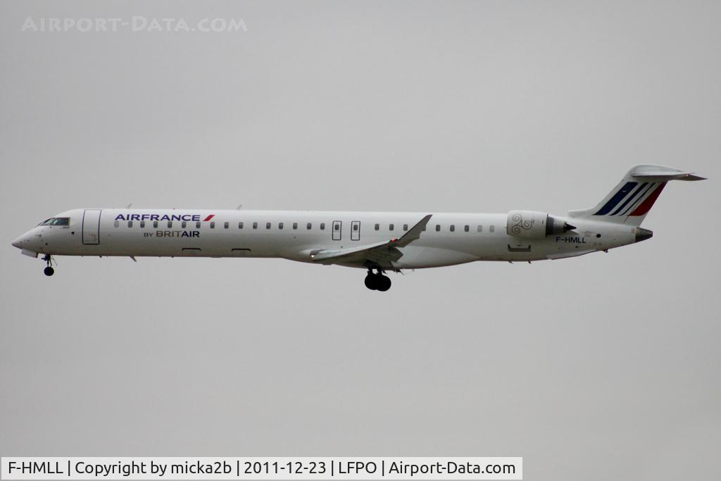 F-HMLL, 2011 Bombardier CRJ-1000EL NG (CL-600-2E25) C/N 19017, Landing