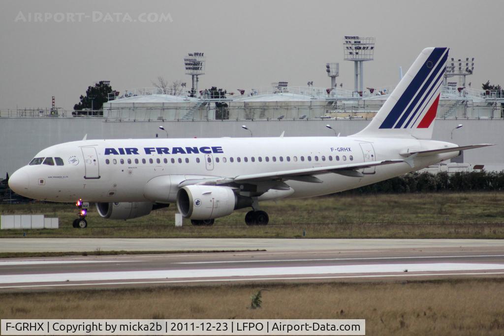 F-GRHX, 2001 Airbus A319-111 C/N 1524, Taxiing. Scrapped in september 2022.