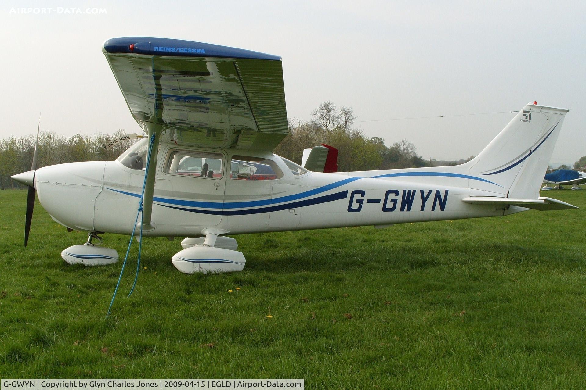 G-GWYN, 1974 Reims F172M Skyhawk Skyhawk C/N 1217, Previously PH-TWN. Owned by Magic Carpet Flying Company. With thanks to The Pilot Centre for authority to take this photo.