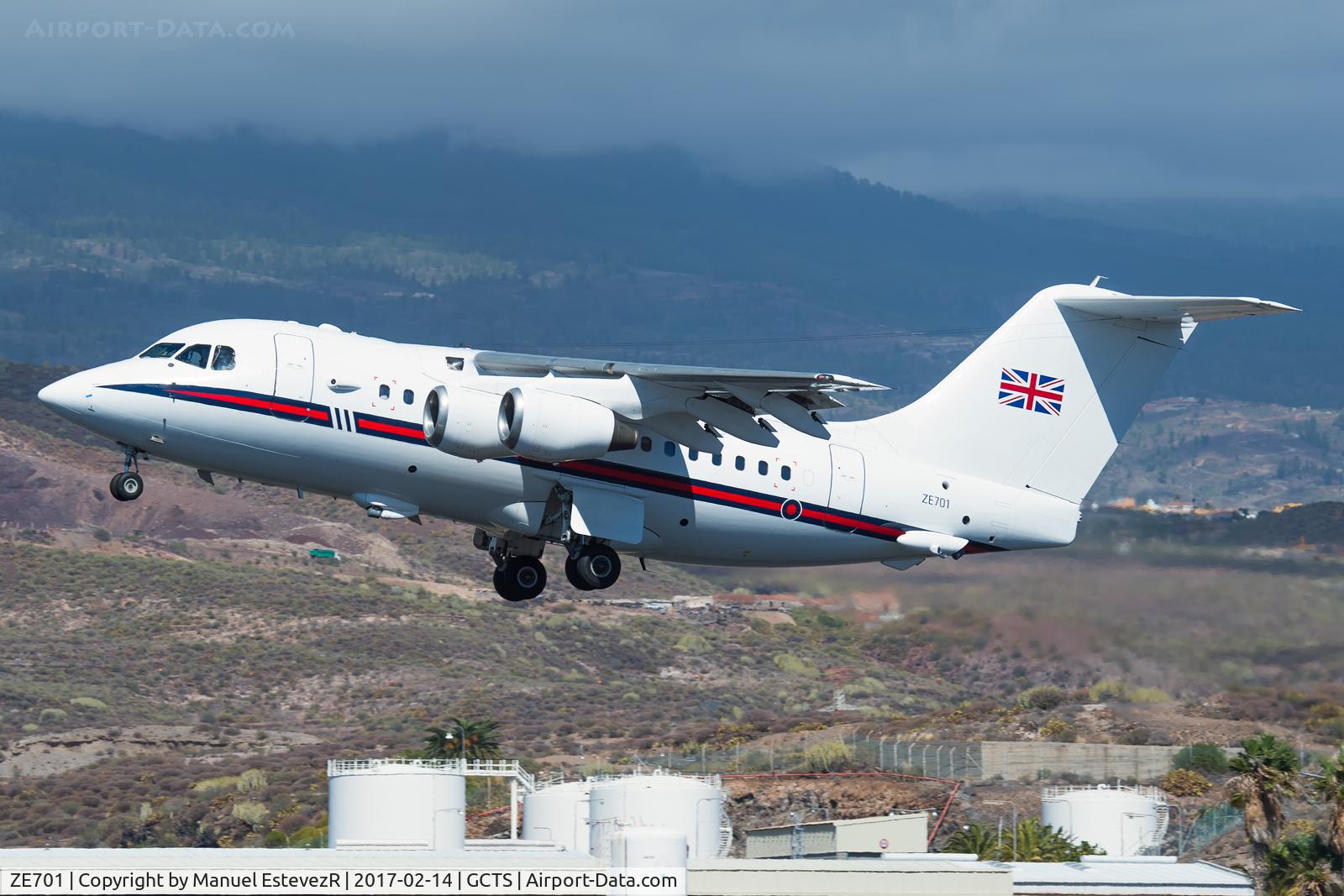 ZE701, 1985 British Aerospace BAe.146 CC.2 C/N E1029, Rare visit of this BAe 146-100 CC.2 of the Royal Air Force, which was carrying a small contingent of military personnel, making a technical stopover for the fueling at the TFS airport, coming from Malaga.-