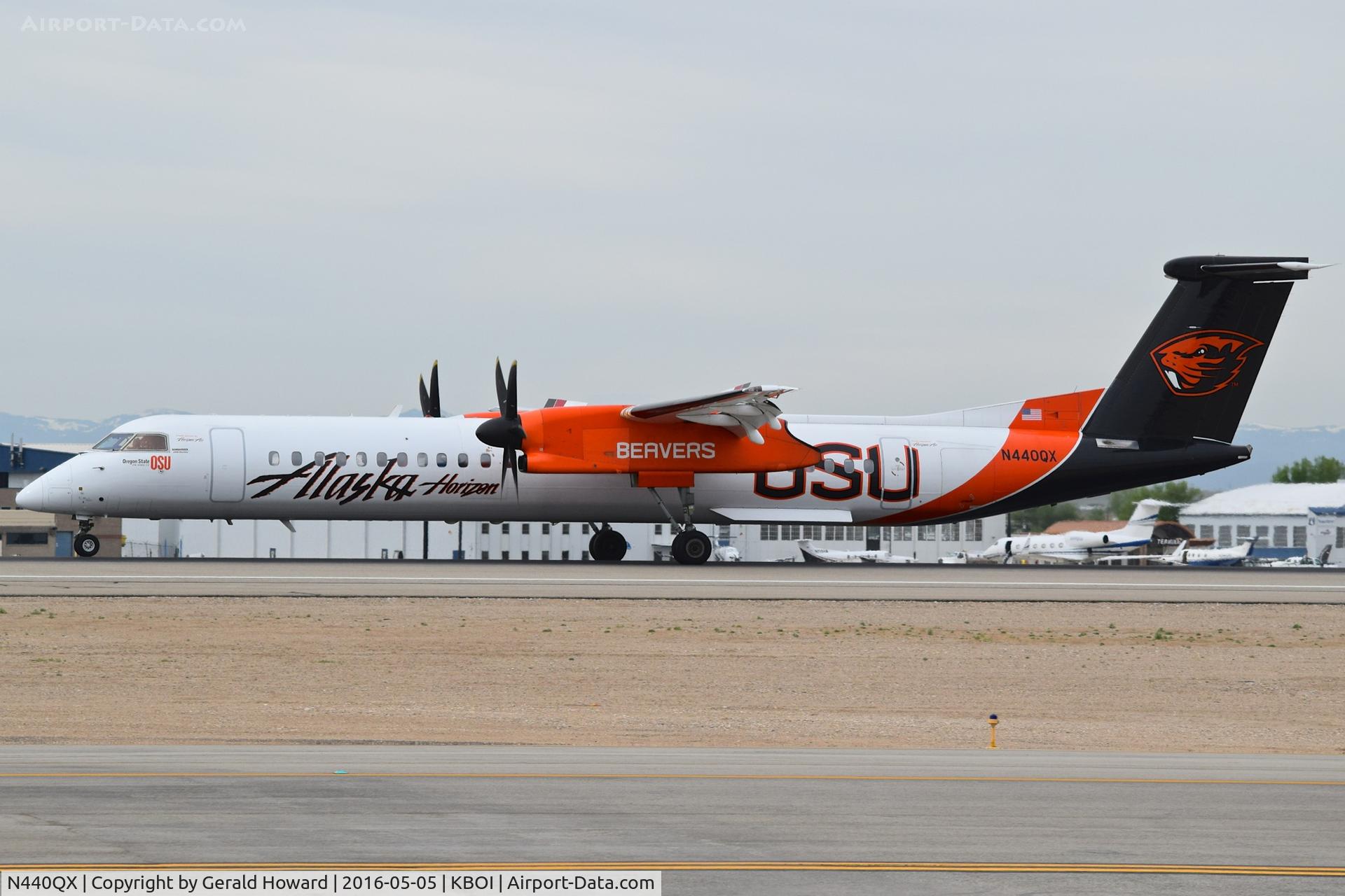 N440QX, 2010 Bombardier DHC-8-402 Dash 8 C/N 4347, Take off run on RWY 10L.