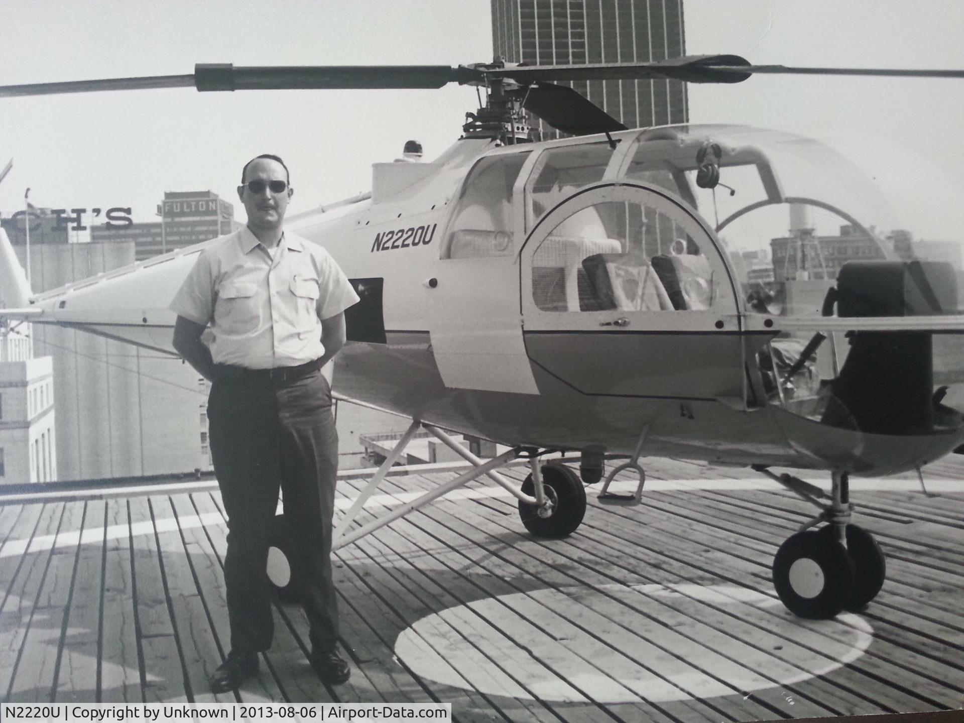 N2220U, 1966 Brantly 305 C/N 1033, My father flew N2220U for C&S Bank in Atlanta, GA.