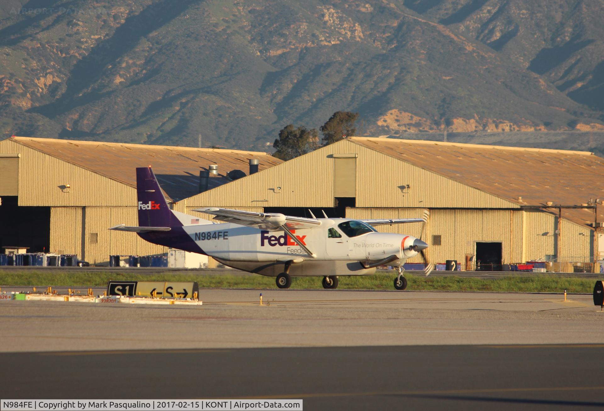 N984FE, 1988 Cessna 208B Super Cargomaster C/N 208B0115, Cessna 208B