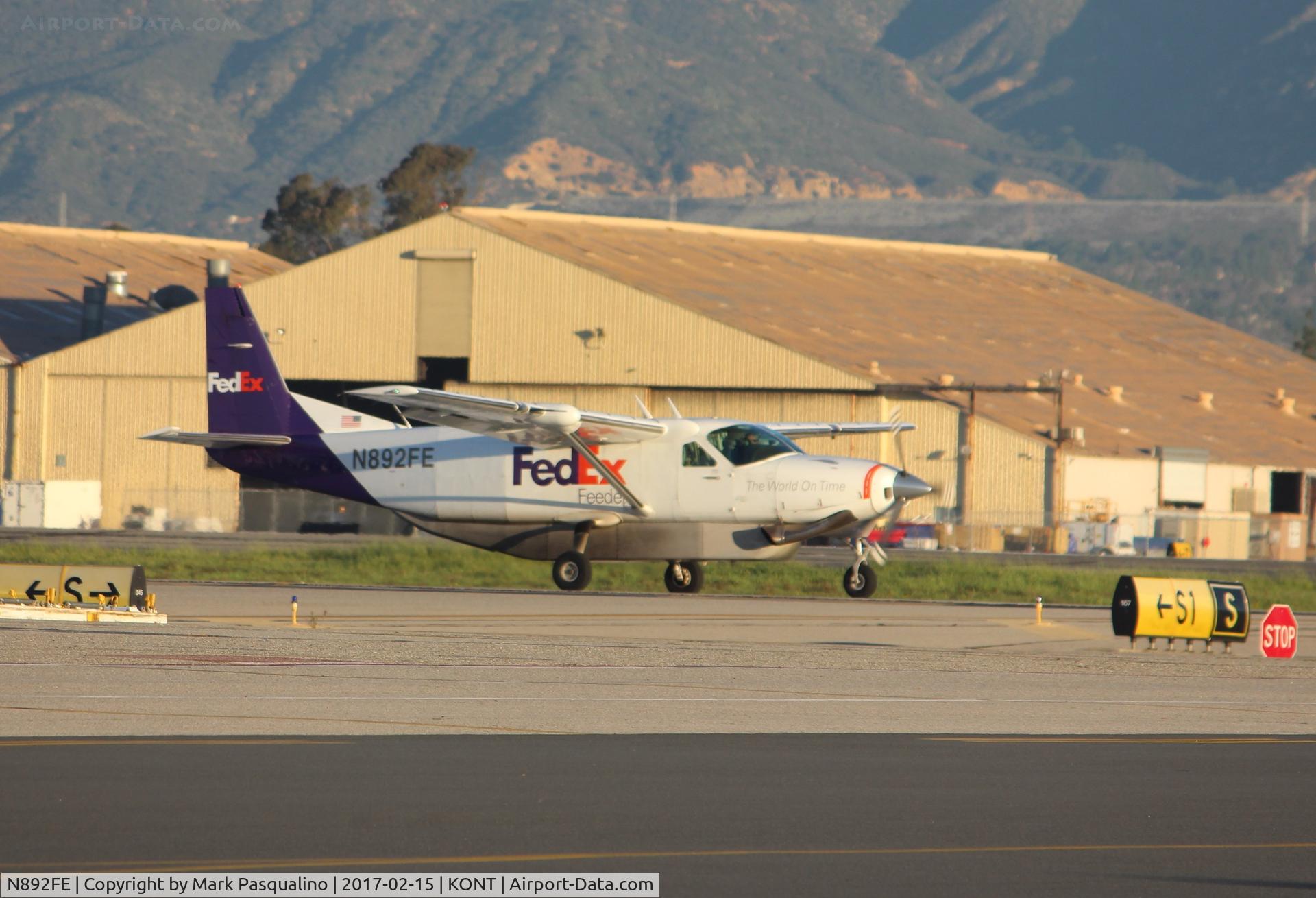 N892FE, 1990 Cessna 208B Super Cargomaster C/N 208B0222, Cessna 208B