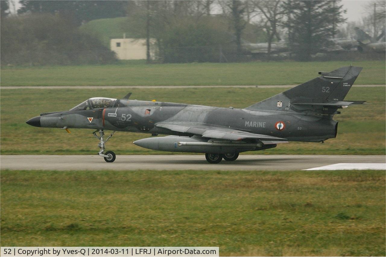 52, Dassault Super Etendard C/N 52, Dassault Super Etendard M, Take-off run rwy 08, Landivisiau Naval Air Base (LFRJ)