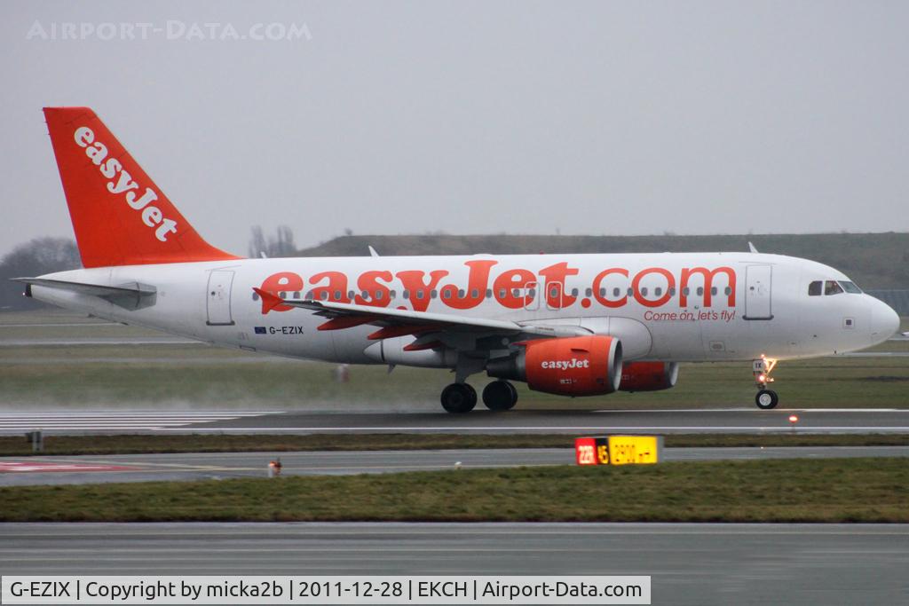 G-EZIX, 2005 Airbus A319-111 C/N 2605, Taxiing