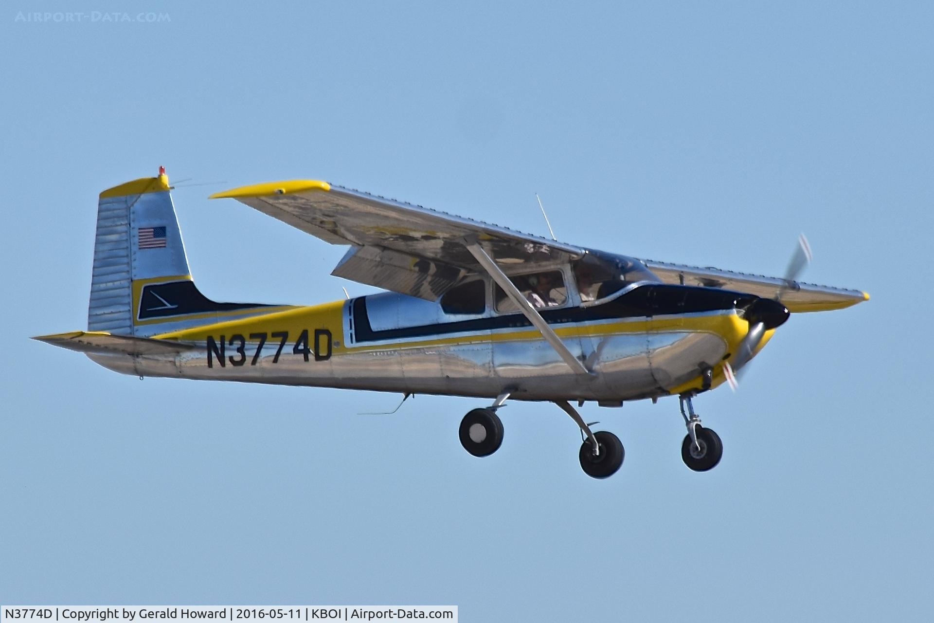 N3774D, 1957 Cessna 182A Skylane C/N 34474, Landing RWY 10L.