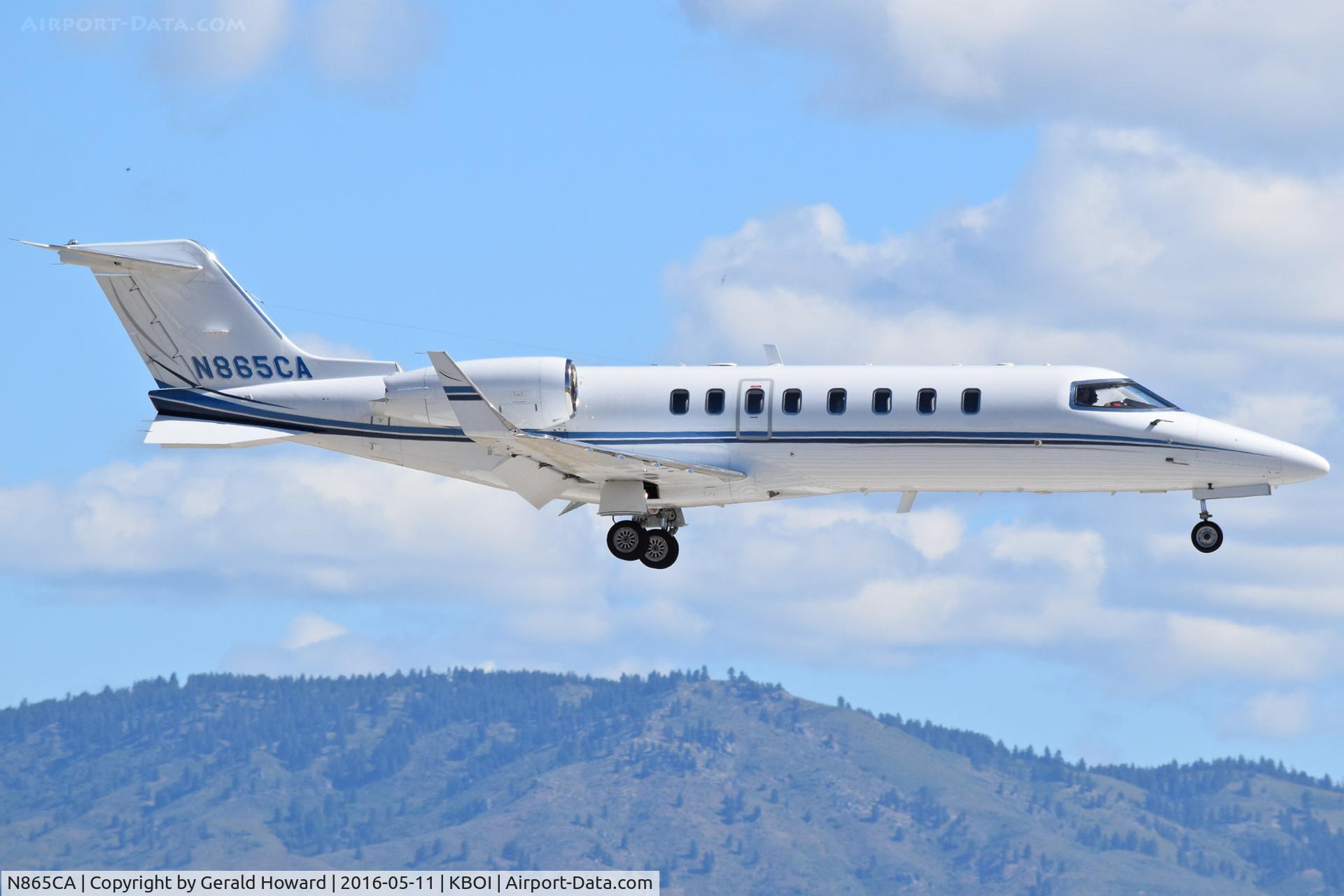N865CA, 2001 Learjet 45 C/N 45-193, Landing RWY 10R.