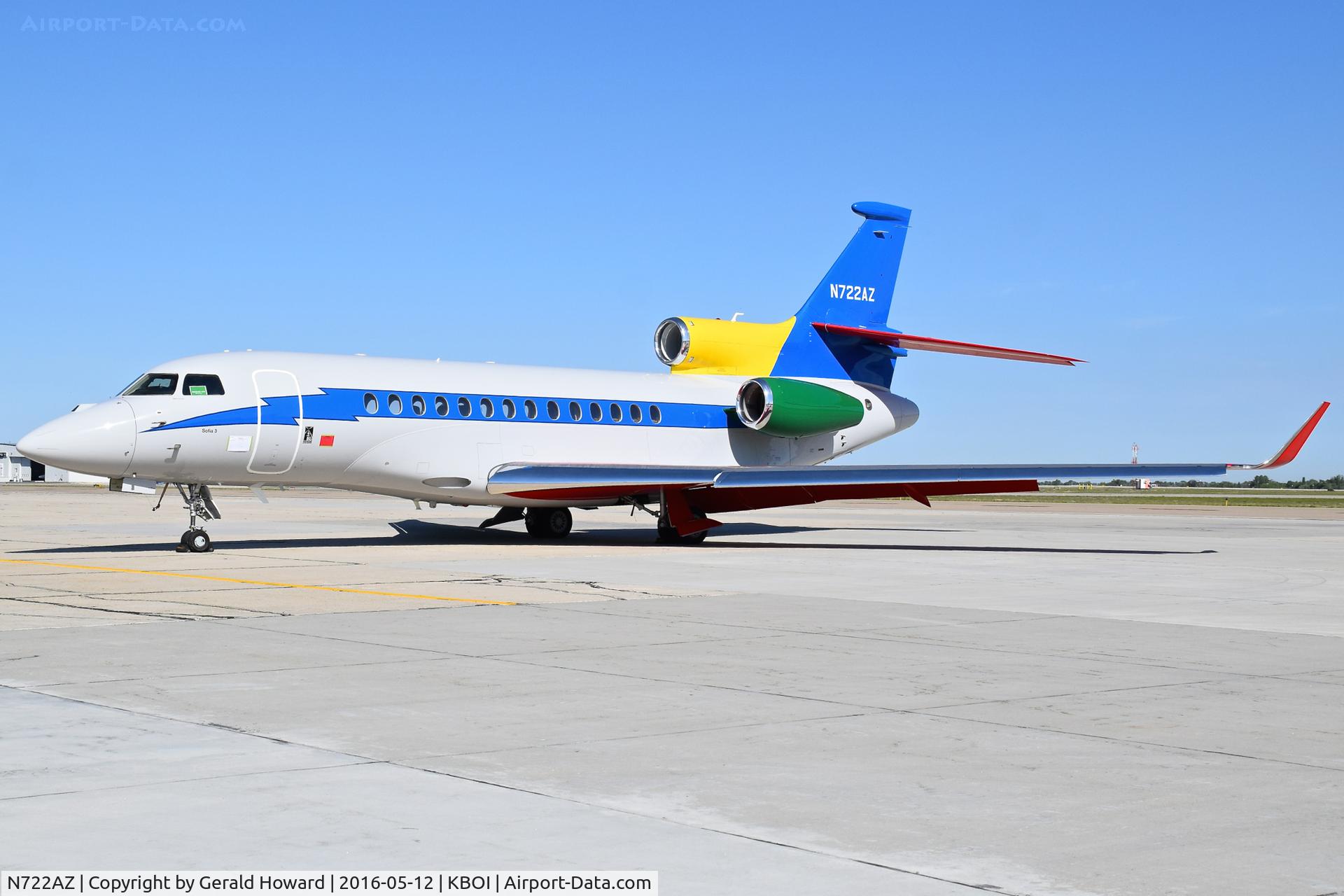N722AZ, 2010 Dassault Falcon 7X C/N 99, Port engine is green.