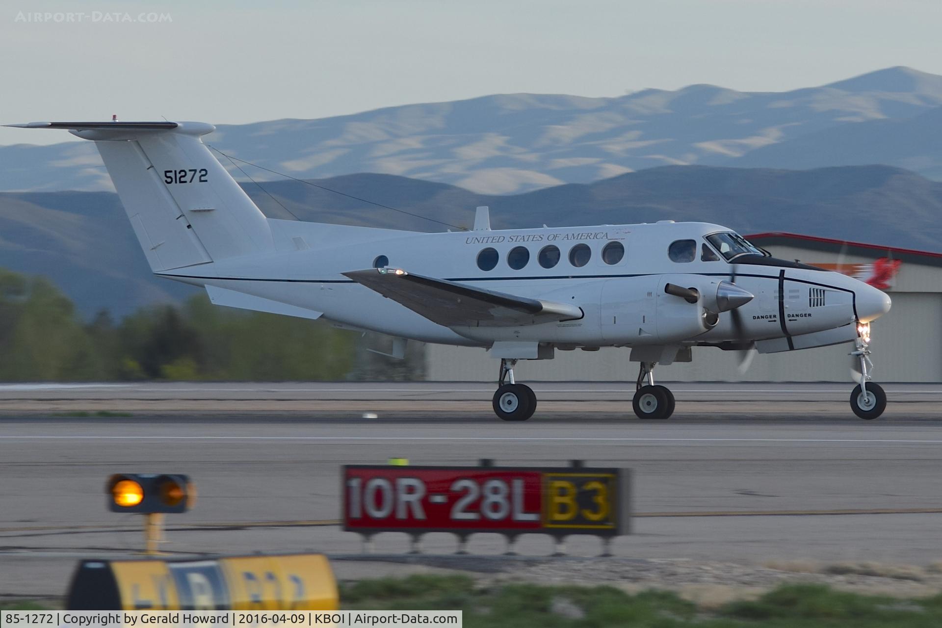 85-1272, 1985 Beech C-12F Huron C/N BP-063, Take off on RWY 10R.