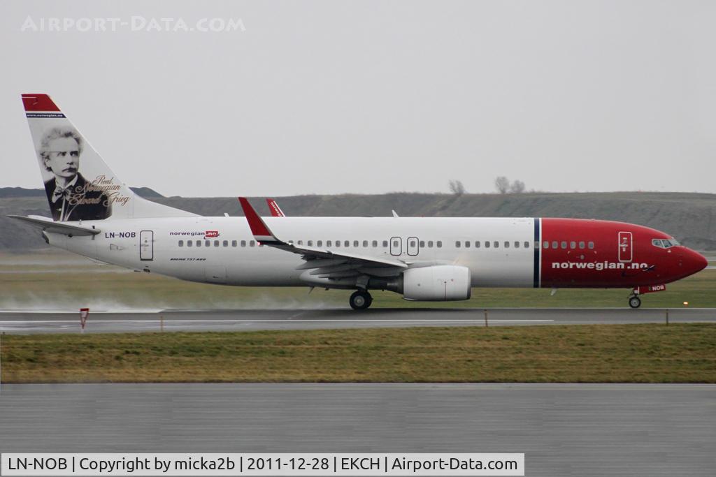 LN-NOB, 2008 Boeing 737-8FZ C/N 34954, Taxiing