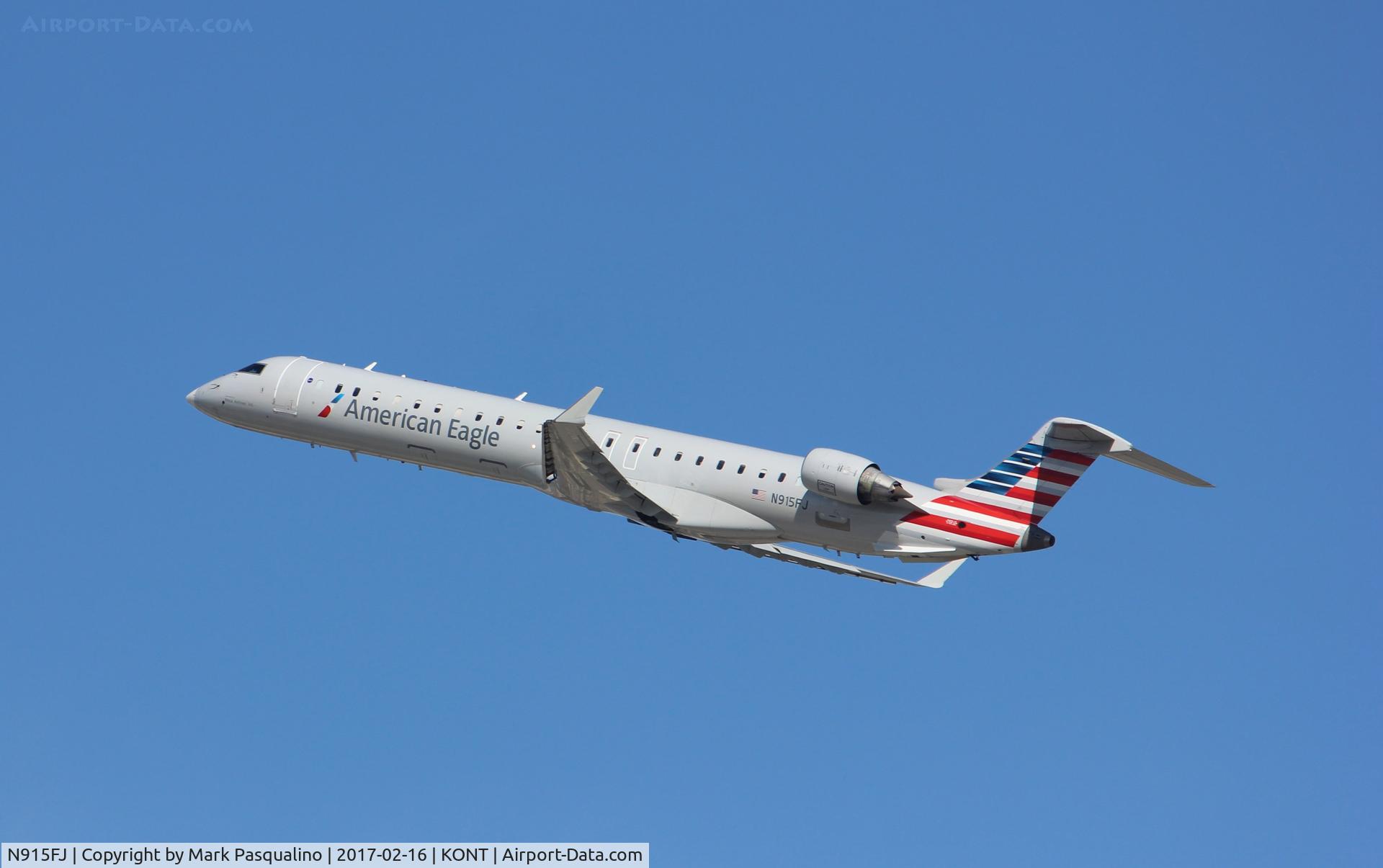 N915FJ, 2004 Bombardier CRJ900 (CL-600-2D24) C/N 15015, CL600-2D24