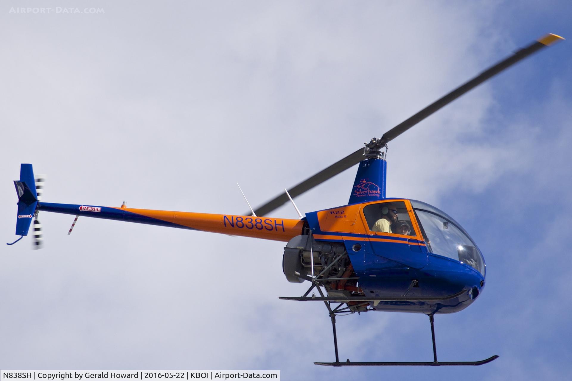 N838SH, 2005 Robinson R22 Beta C/N 3811, Landing approach to helicopter landing pad.