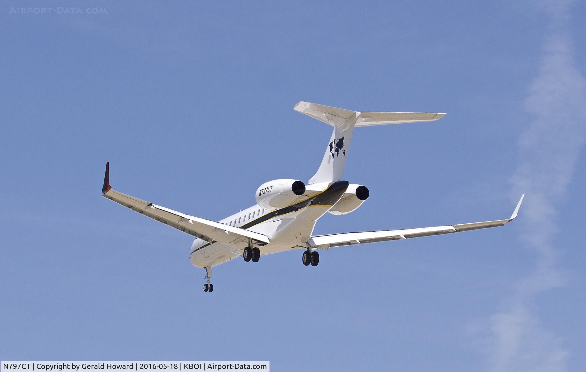 N797CT, 2011 Bombardier BD-700-1A10 Global 6000 C/N 9435, Landing RWY 28R.