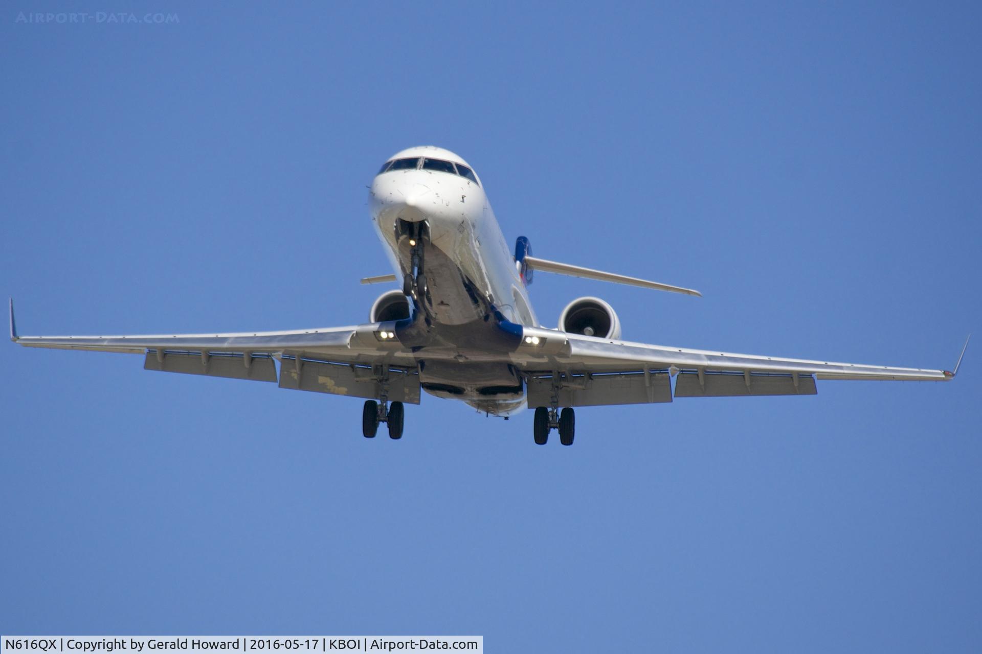 N616QX, 2003 Bombardier CRJ-701 (CL-600-2C10) C/N 10128, Final approach for RWY 10L.
