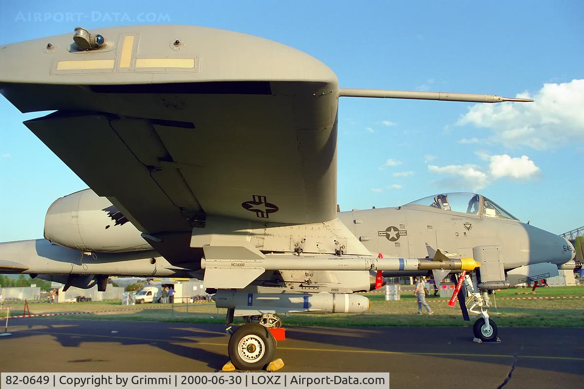 82-0649, 1982 Fairchild Republic A-10C Thunderbolt II C/N A10-0697, One of the two Thunderbolt's in the late evening sun, Airpower 2000. Note the profile of the wing, made for max manoeverability in very low level.