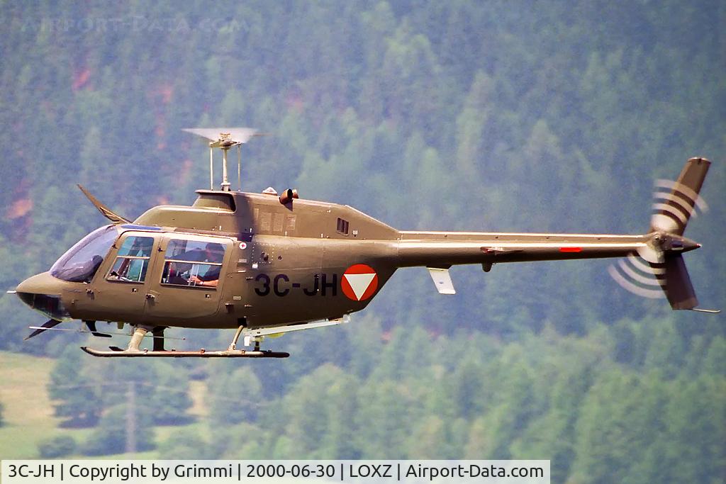 3C-JH, 1969 Agusta AB-206A JetRanger C/N 8135, Beauty at Airpower 2000 - note all those special equipment ! Went to Aaron Lynch, Duntroon (Australia) as VH-DYR