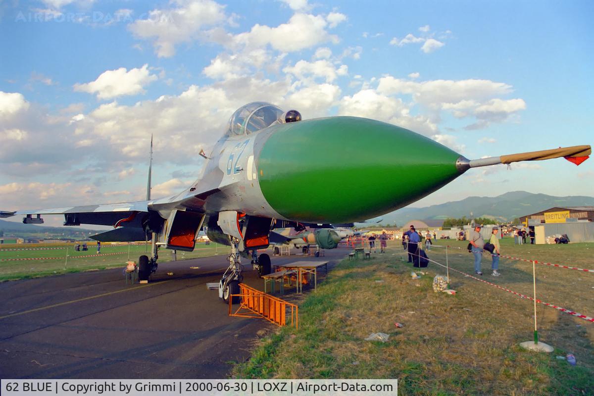 62 BLUE, 2000 Sukhoi Su-27UB C/N 96310405010, Evening sun at Airpower 2000, 831 BrTA