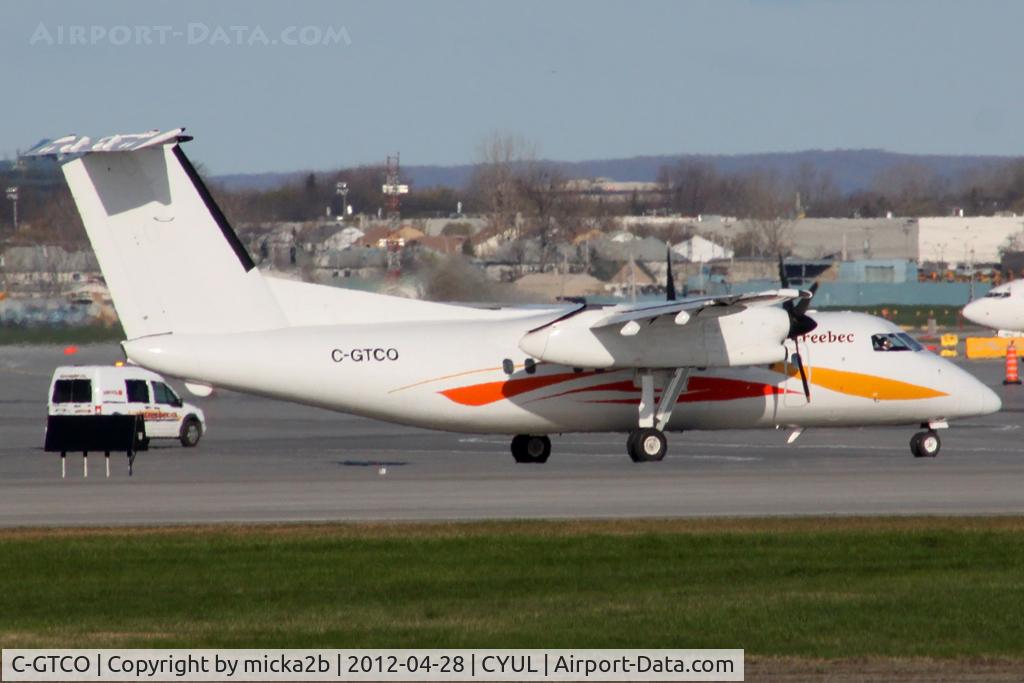 C-GTCO, 1988 De Havilland Canada DHC-8-102 Dash 8 C/N 119, Taxiing