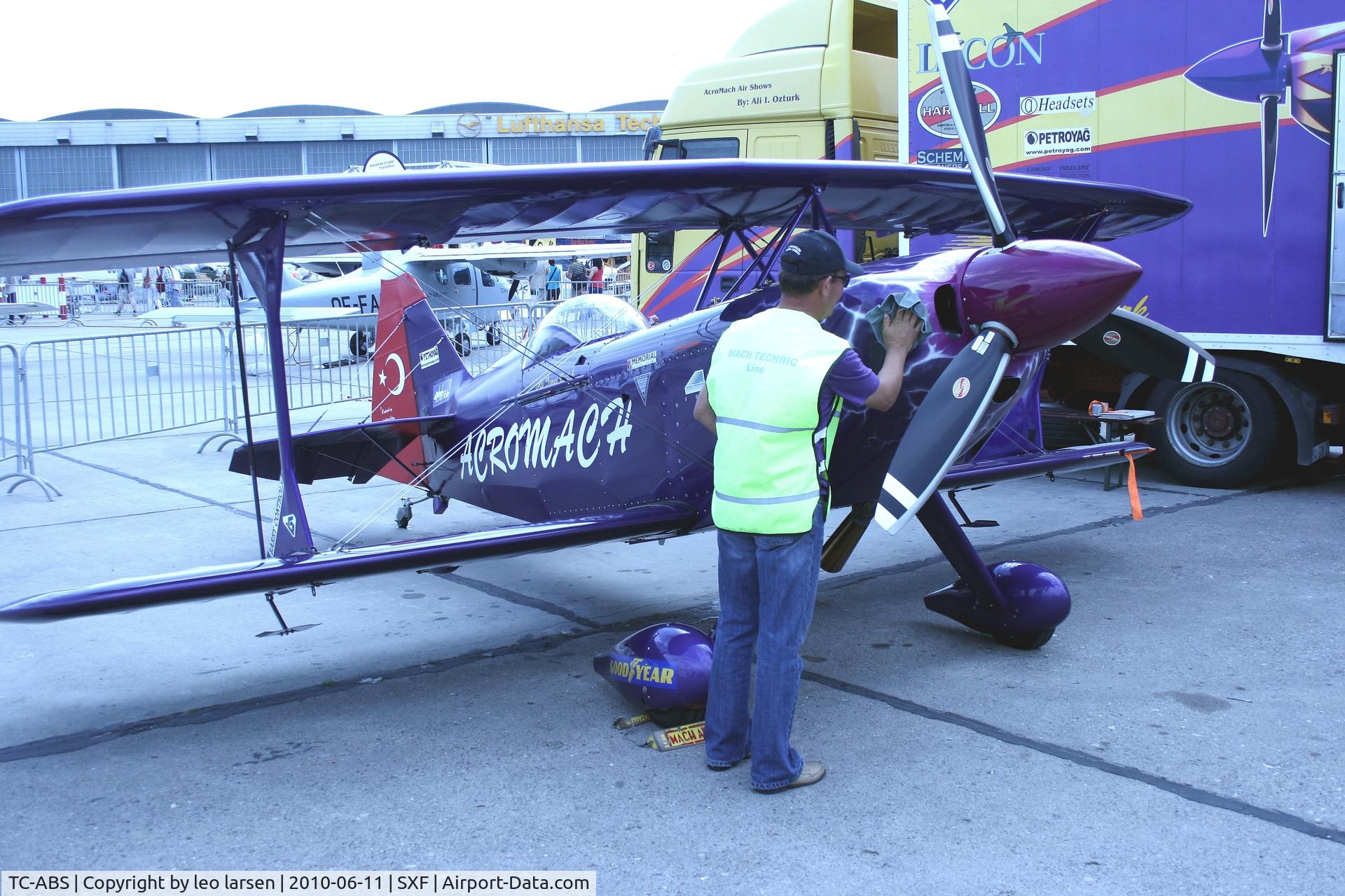 TC-ABS, Pitts S-2S Special C/N 2002, Berlin Air Show 11.6.2010