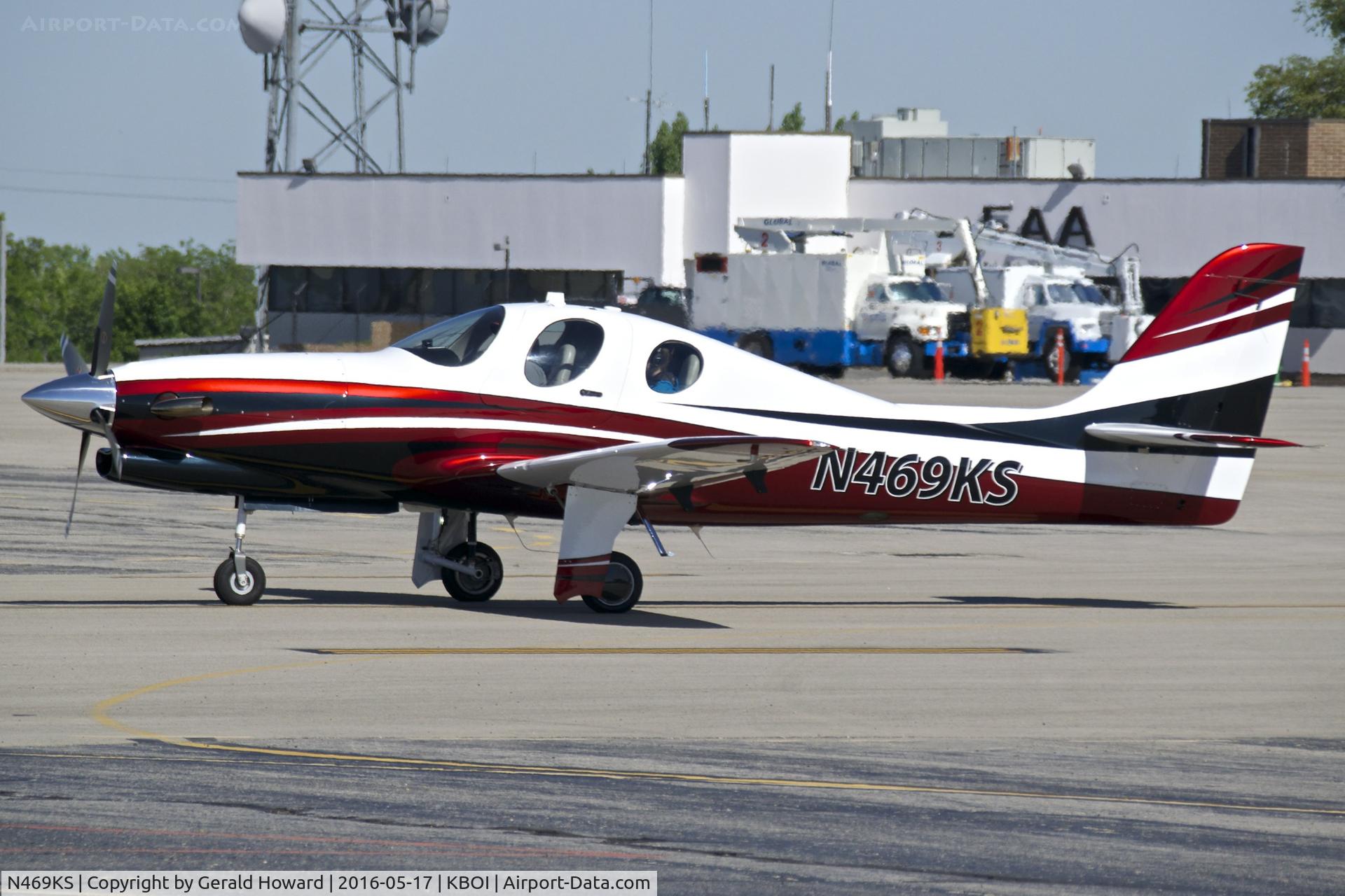 N469KS, 2015 Lancair Evolution C/N EVO-0058, Taxi on north GA ramp.