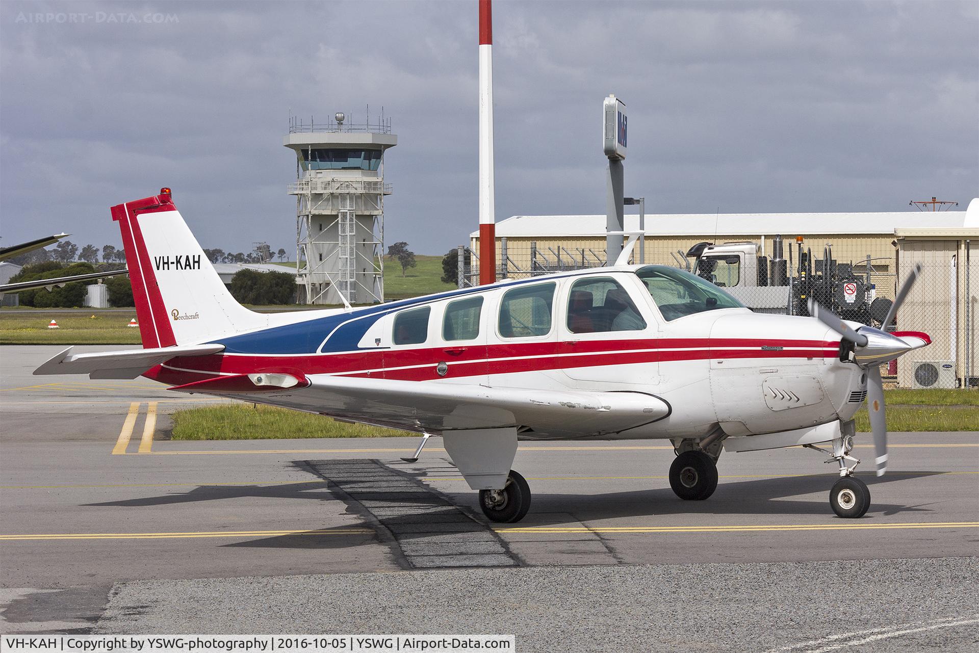 VH-KAH, 1977 Beech A36 Bonanza 36 C/N E-1082, Treadwell Group Pty Ltd (VH-KAH) Beech A36 Bonanza taxiing at Wagga Wagga Airport.