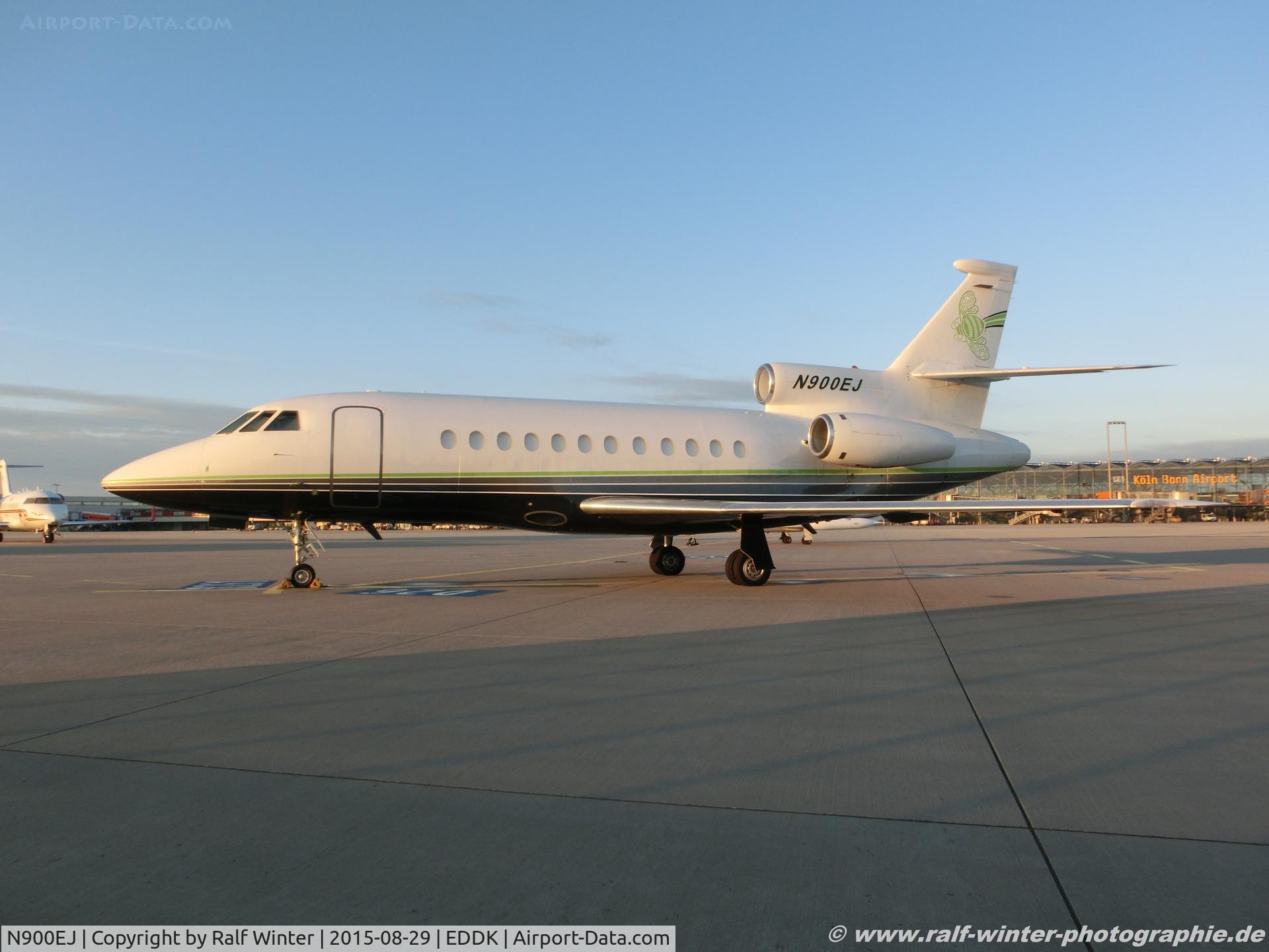 N900EJ, 1992 Dassault Falcon 900B C/N 110, Dassault Mystere Falcon 900 - EMB Equipment New Port Richey FL - 110 - N900EJ - 29.08.2015 - CGN