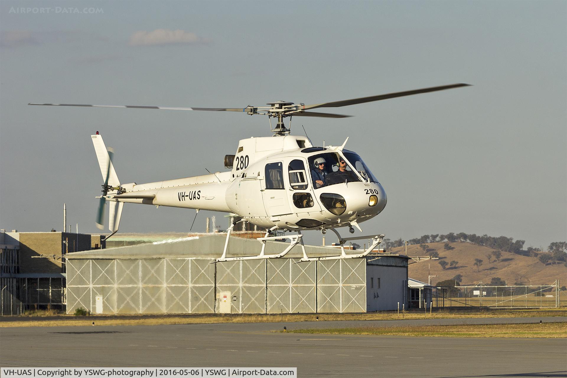 VH-UAS, 1991 Aerospatiale AS-350B Ecureuil C/N 2453, Universal Aviation Services (VH-UAS) Aerospatiale AS350BA Ecureuil at Wagga Wagga Airport