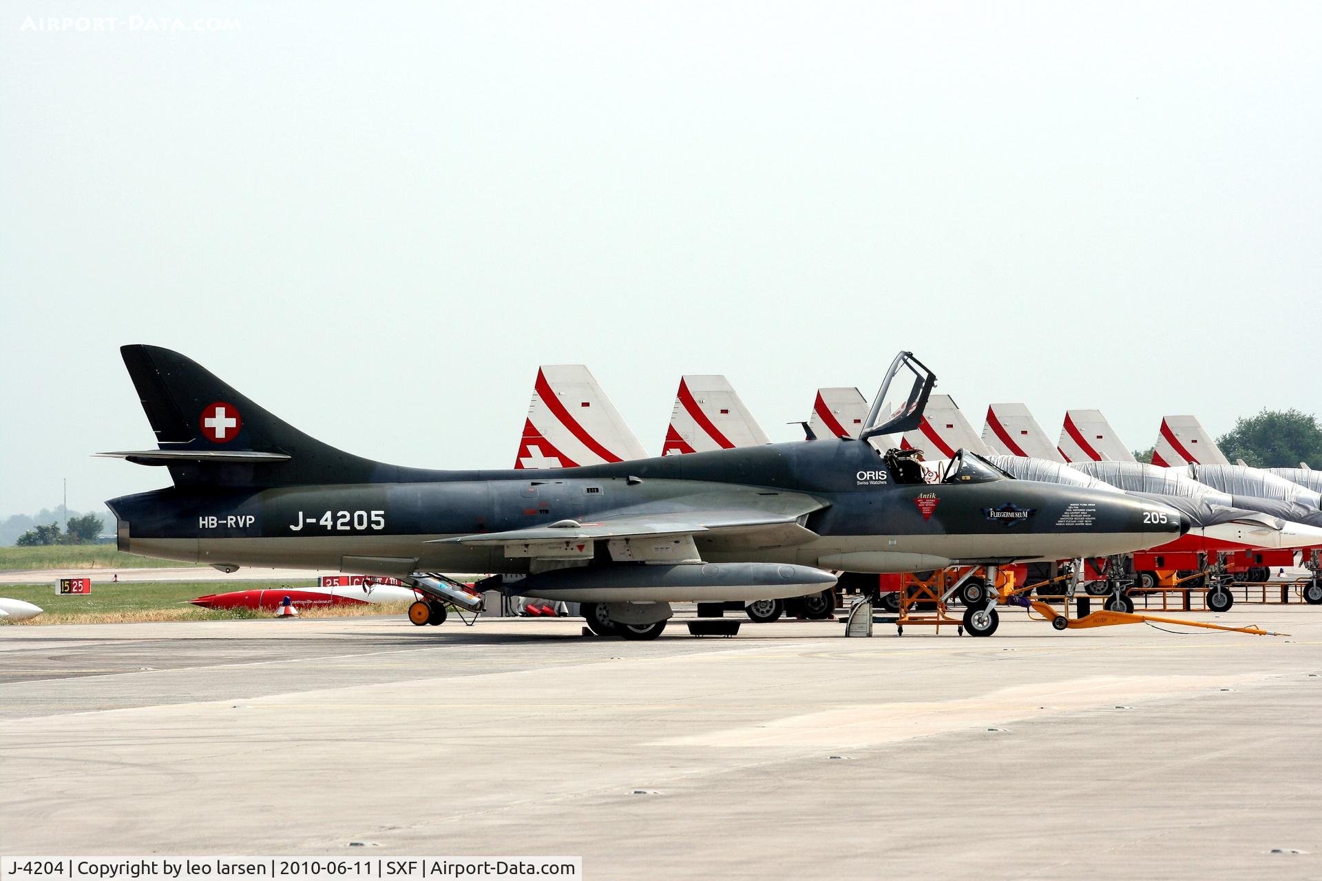 J-4204, Hawker Hunter T.68 C/N HABL-003033, Berlin Air Show 11.6.2010