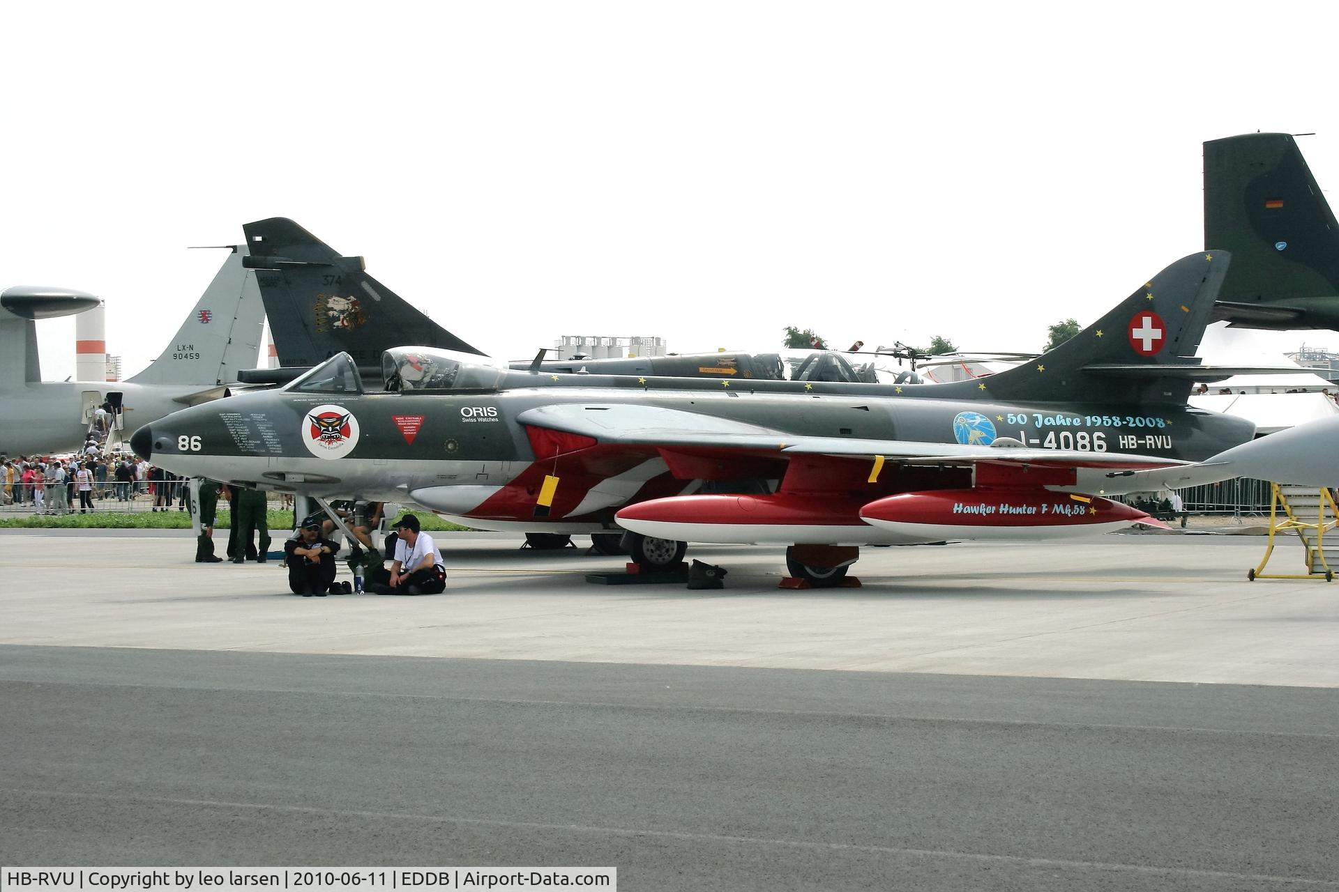 HB-RVU, 1960 Hawker Hunter F.58 C/N 41H-697453, Berlin Air Show 11.6.2010