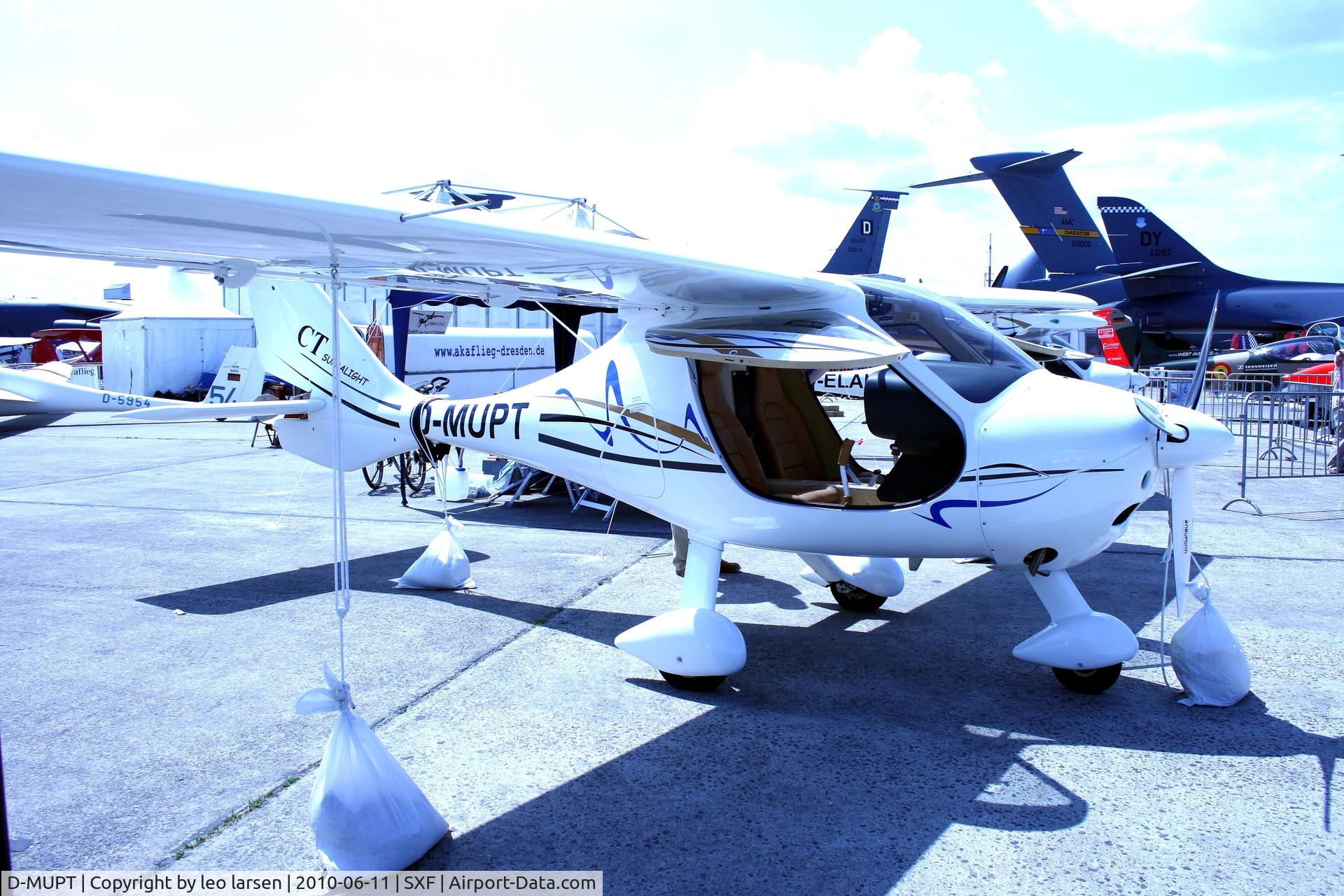 D-MUPT, 2009 Flight Design CTLS C/N E-09-12-04, Berlin Air Show 11.6.2010