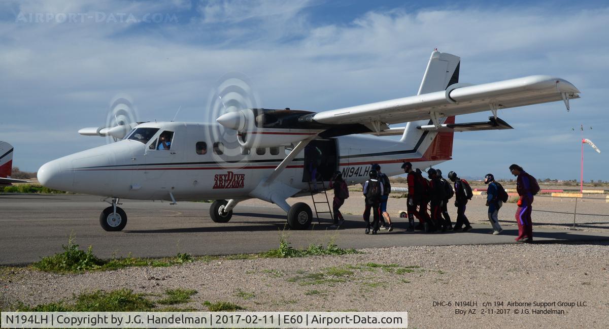 N194LH, 1969 De Havilland Canada DHC-6-200 Twin Otter C/N 194, Loading skydivers.