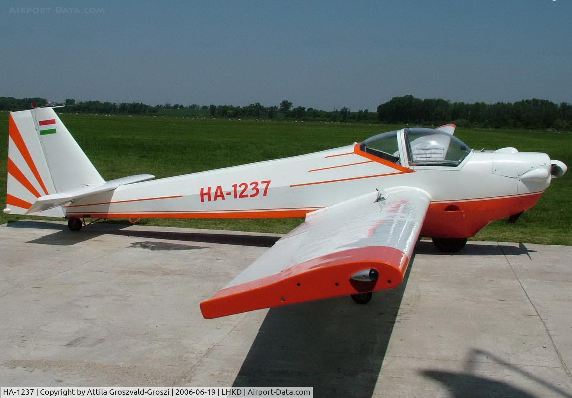 HA-1237, 2006 Scheibe SF-25C Falke C/N 44323, Kecskéd Airfield, Hungary