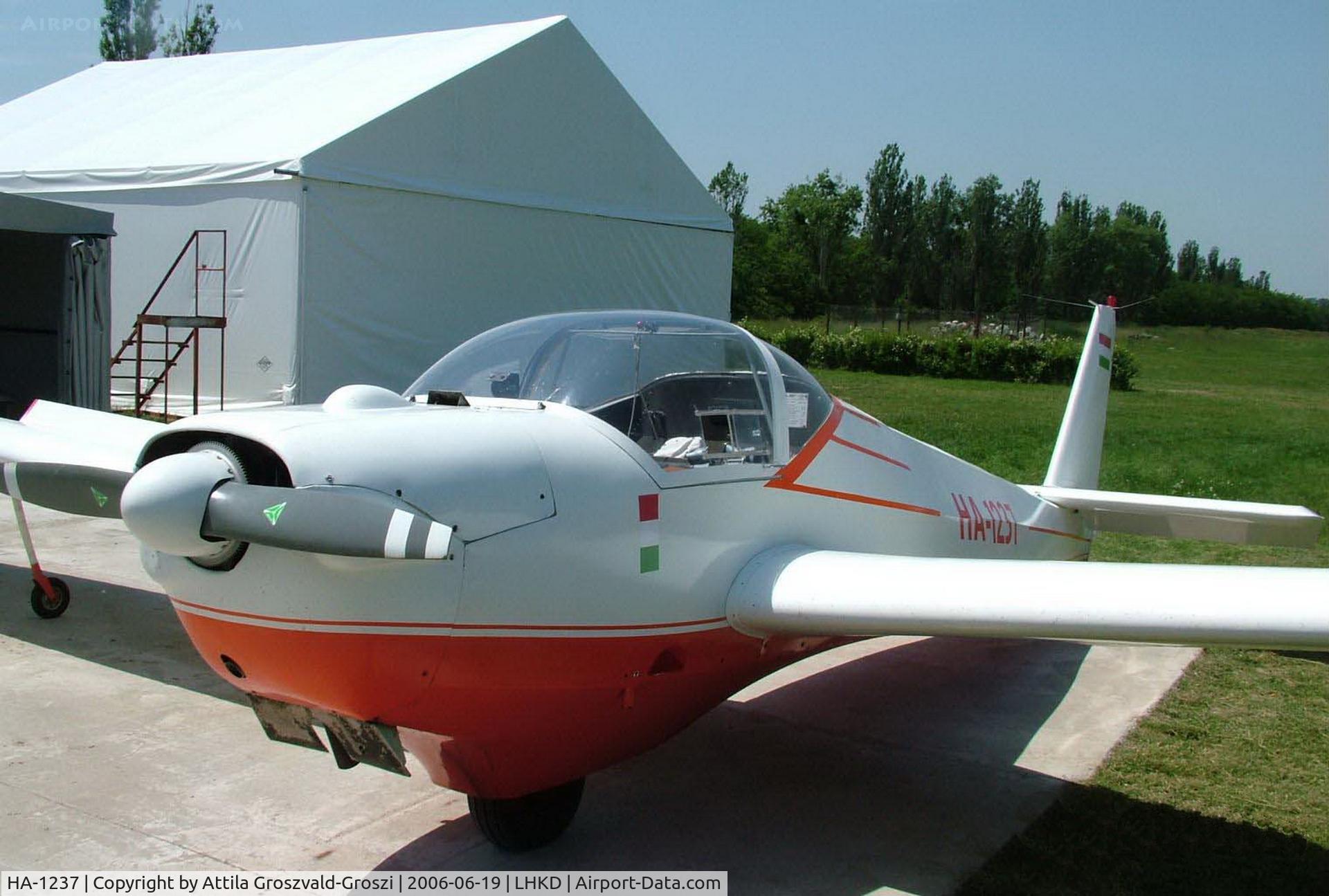 HA-1237, 2006 Scheibe SF-25C Falke C/N 44323, Kecskéd Airfield, Hungary