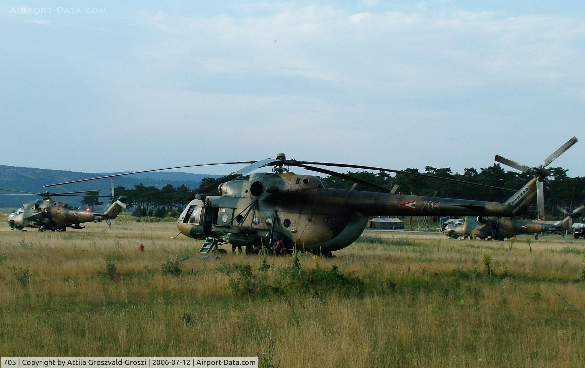 705, 1987 Mil Mi-17N C/N 104M05, Jutas-Újmajor, Veszprém, Hungary