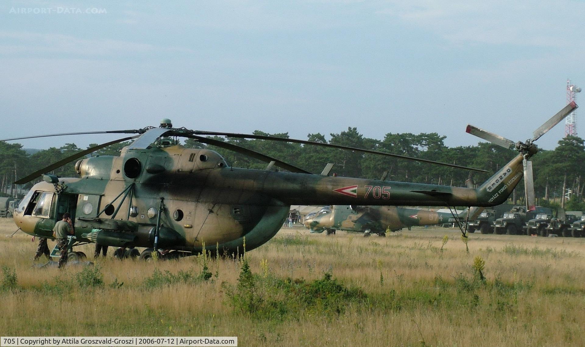 705, 1987 Mil Mi-17N C/N 104M05, Jutas-Újmajor, Veszprém, Hungary
