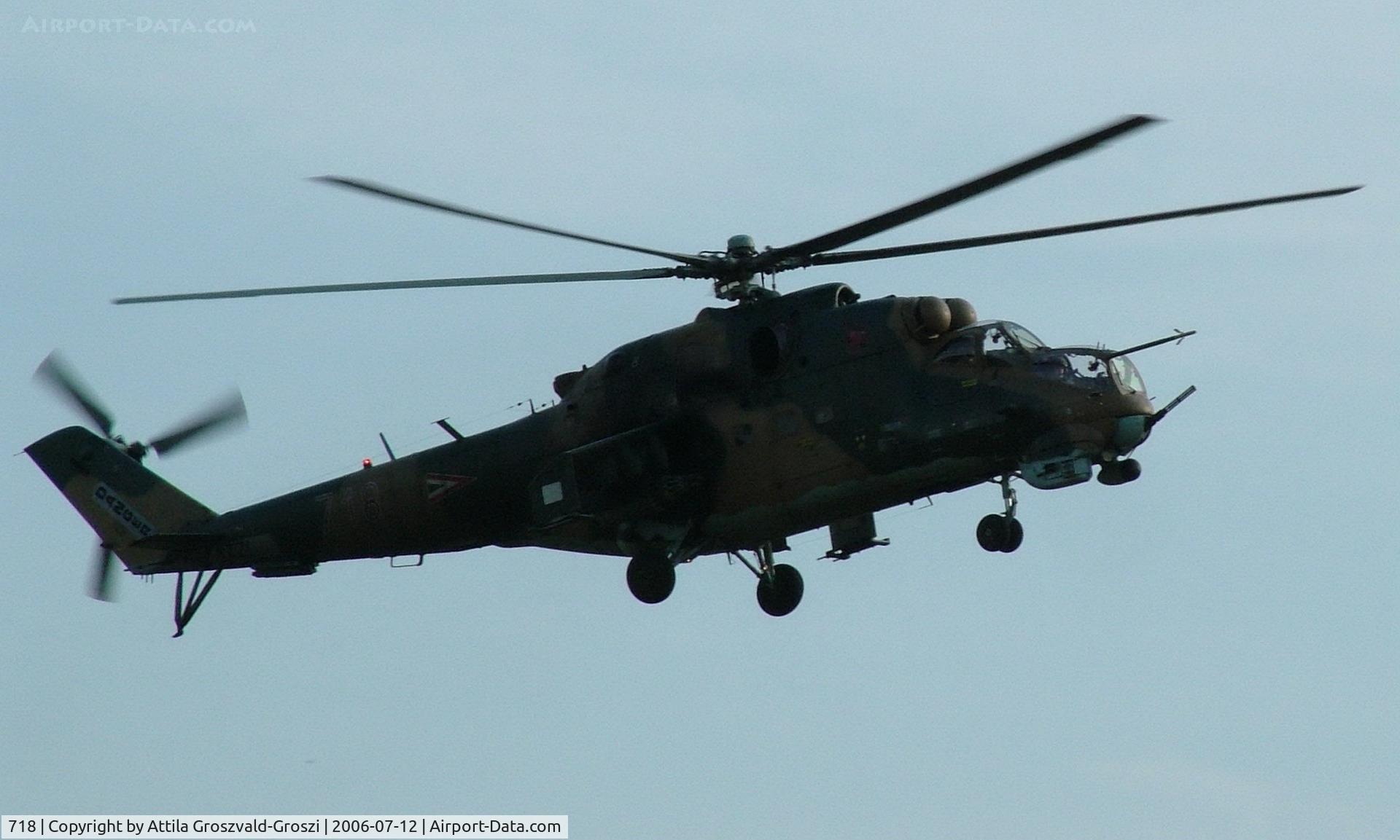 718, 1985 Mil Mi-24V Hind E C/N K220718, Jutas-Újmajor, Veszprém, Hungary
