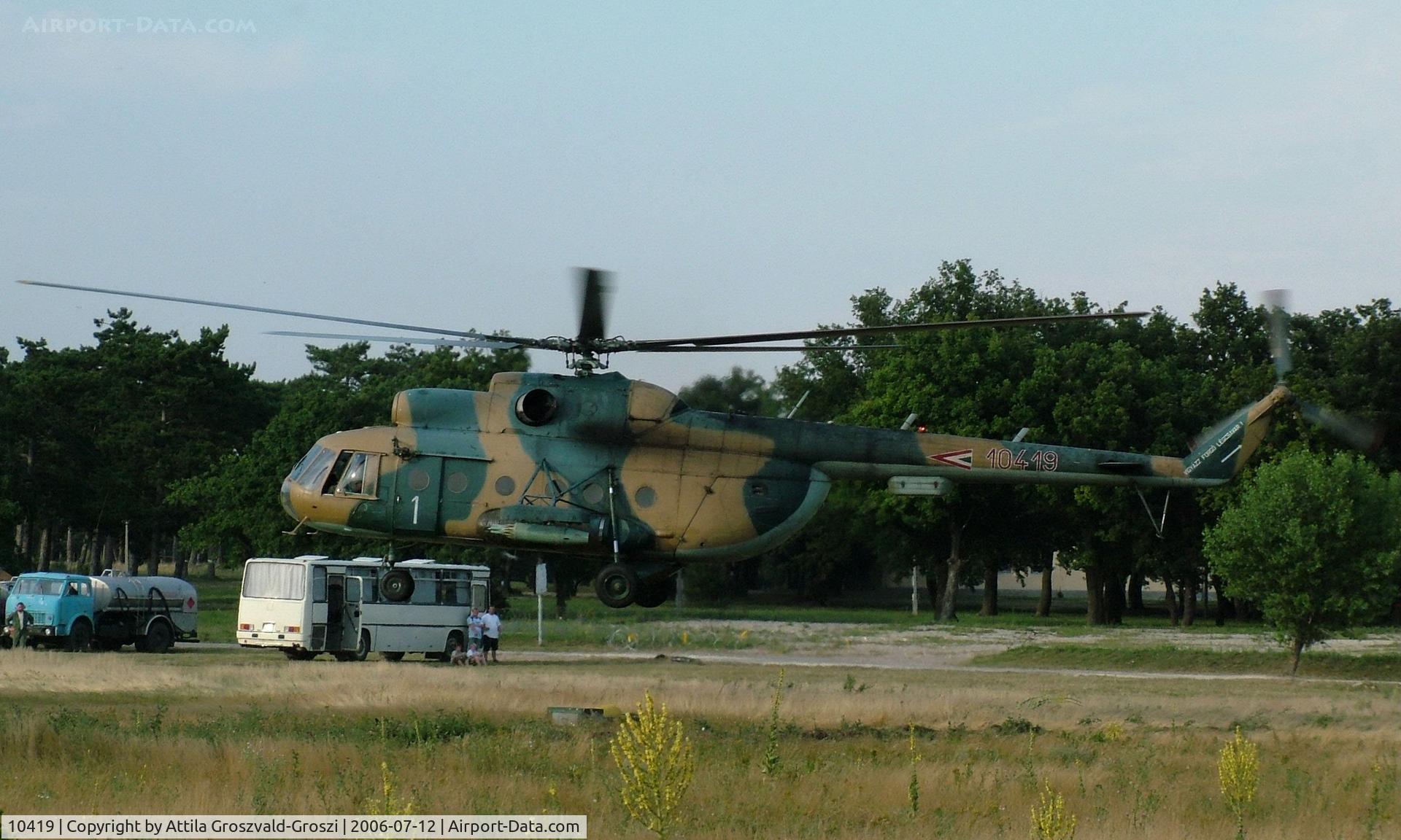 10419, 1972 Mil Mi-8T Hip C/N 10419, Jutas-Újmajor, Veszprém, Hungary