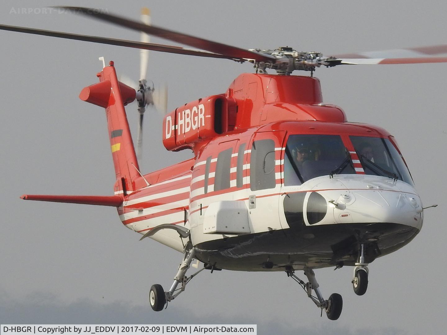 D-HBGR, Sikorsky S-76B C/N 760320, Coming in at Airbase